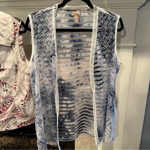 Chico's Blue and White Patterned Sleeveless Top